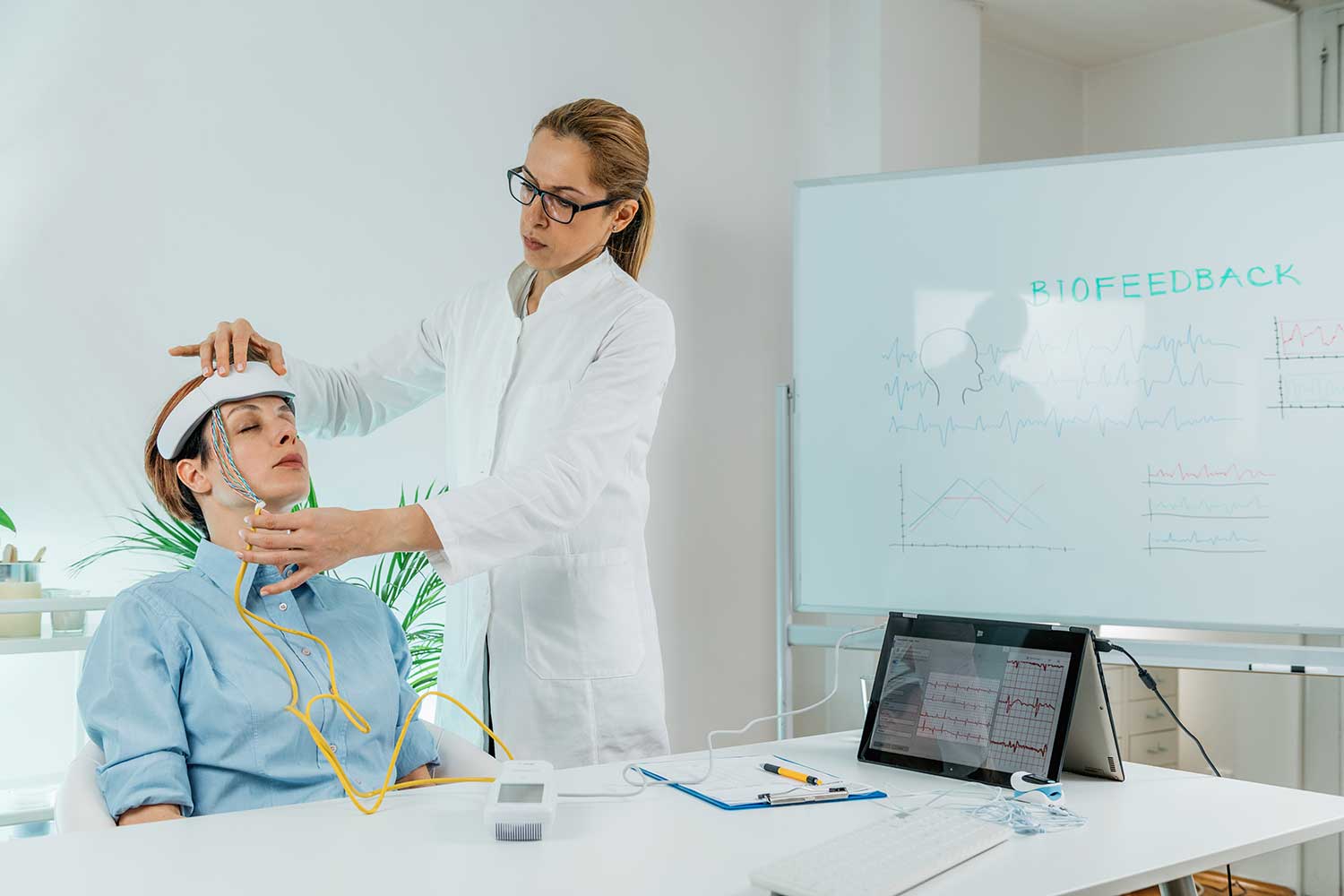 IASIS Neurofeedback Therapy That Retrains Your Brain Image IASIS Neurofeedback Therapy That Retrains Your Brain Image